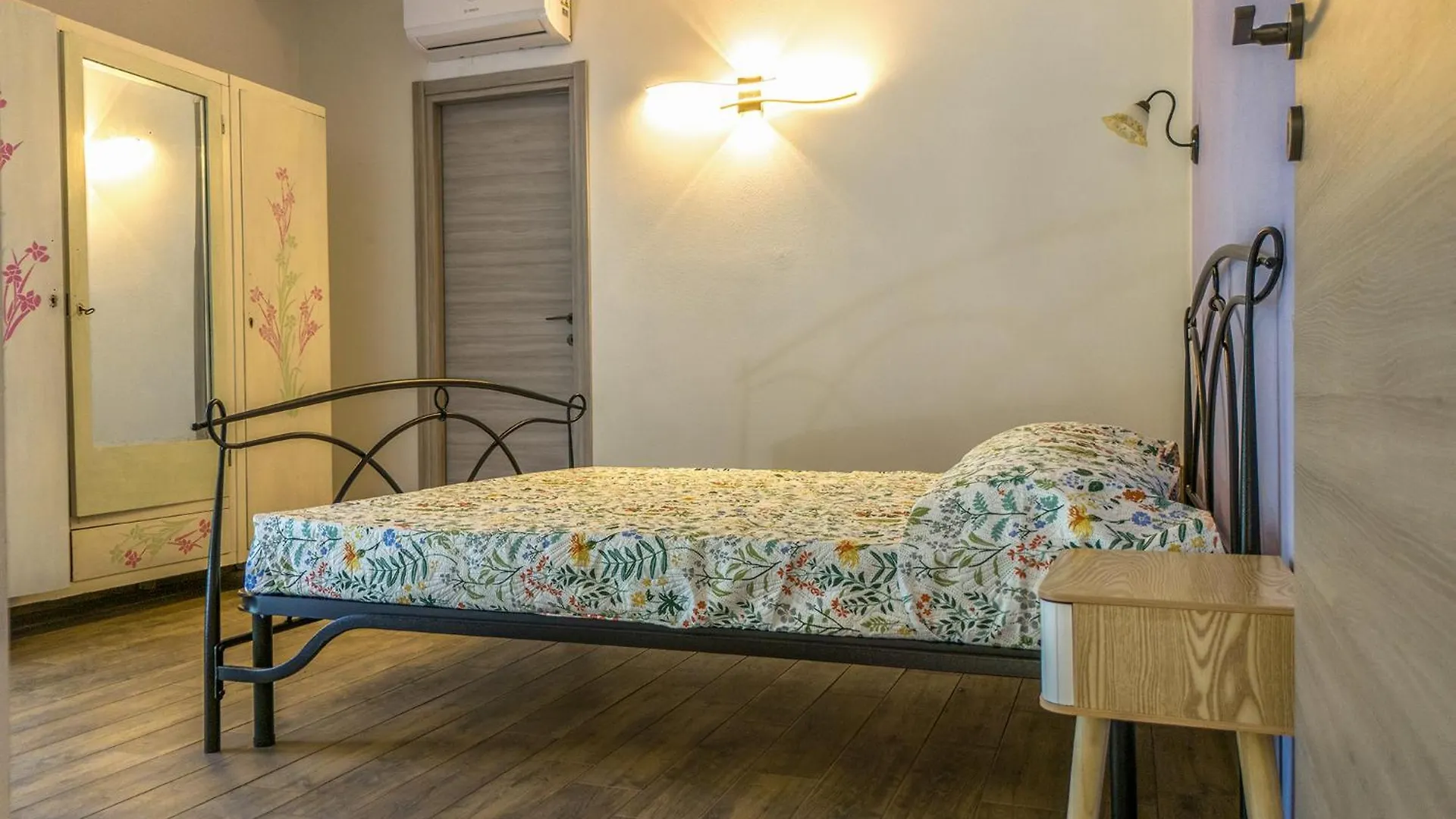 Agriturismo Podere Caneto Oliveto  Farm stay Oliveto (Arezzo)
